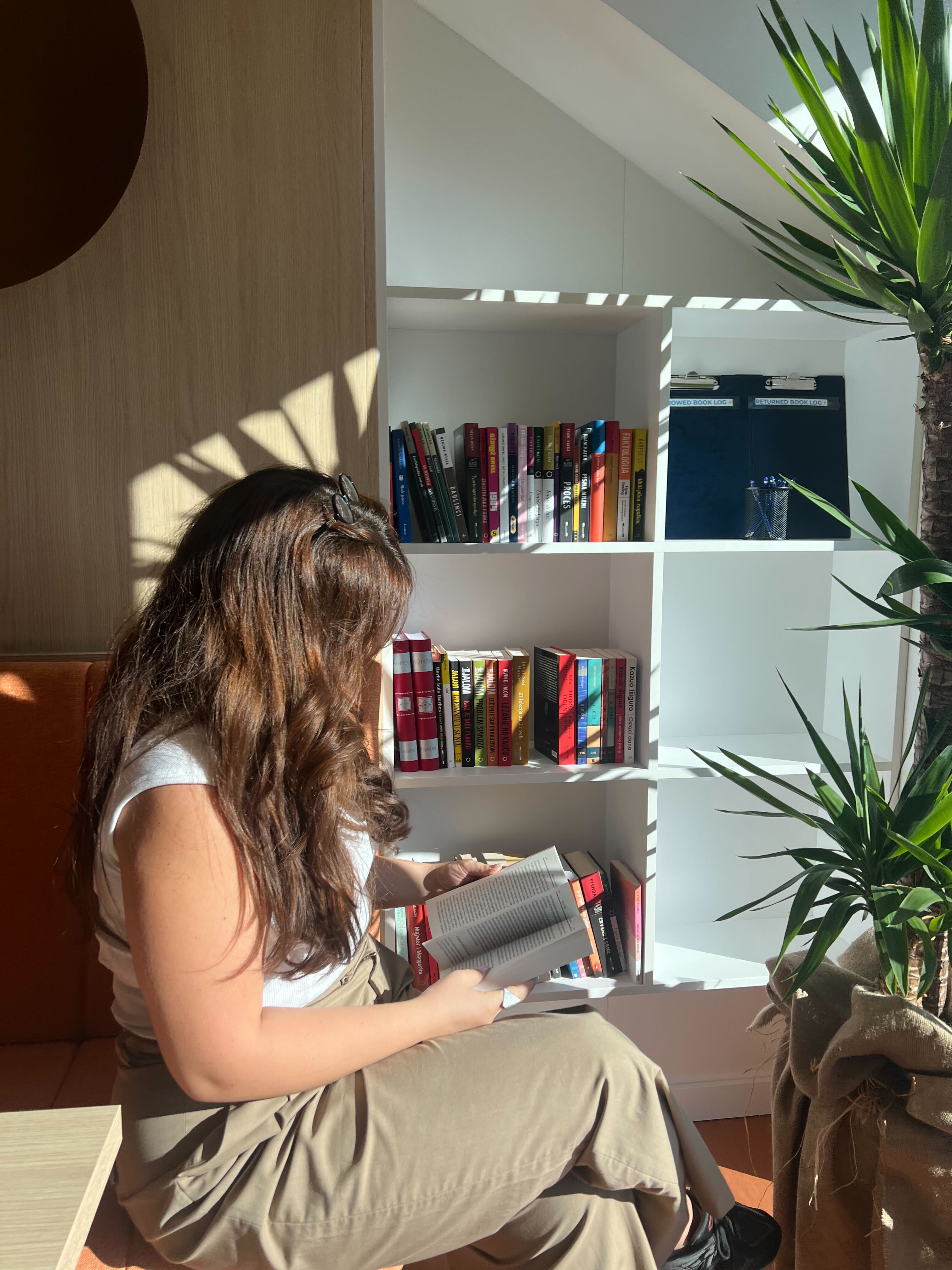 Coinis team in branded shirts